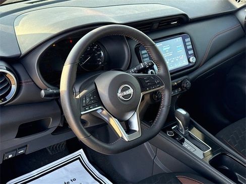 Used 2024 Nissan Kicks SR image 18