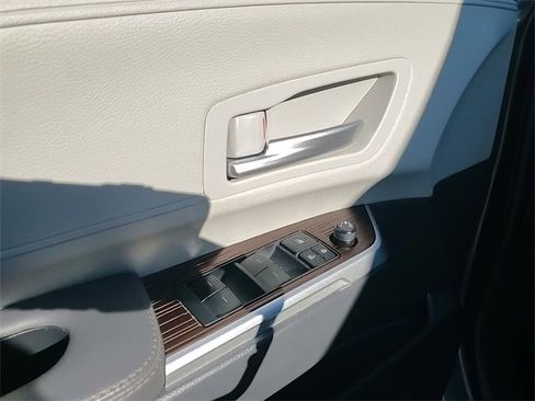 Used 2024 Toyota Sienna XLE image 12
