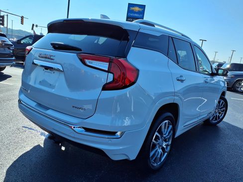 Used 2024 GMC Terrain Denali w/ Denali Premium Package AWD/4WD image 38