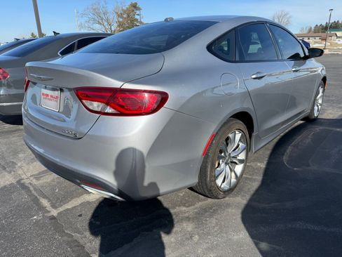 Used 2015 Chrysler 200 S image 3