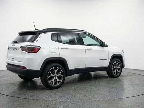 Used 2025 Jeep Compass Limited AWD/4WD image 9