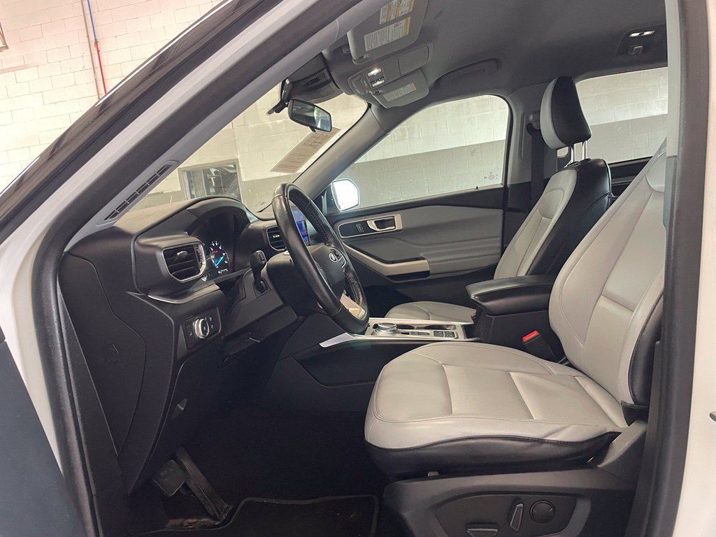Used 2021 Ford Explorer XLT w/ Equipment Group 202A RWD image 10