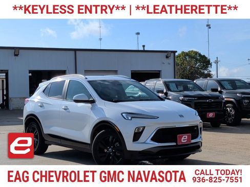 Used 2024 Buick Encore GX Sport Touring image 1