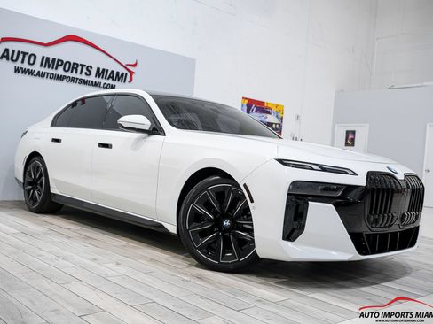 Used 2023 BMW 740i RWD image 29