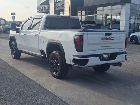 Used 2025 GMC Sierra 2500 AT4 w/ AT4 Premium Plus Package AWD/4WD image 8