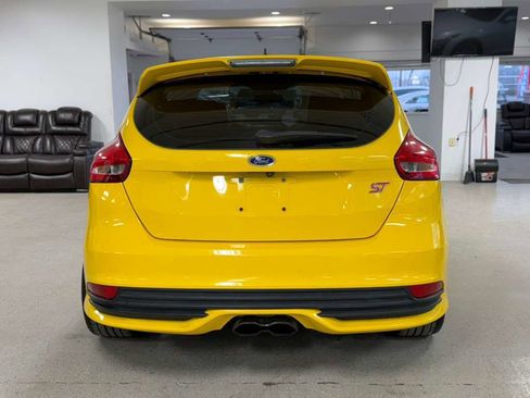 Used 2017 Ford Focus ST w/ Equipment Group 401A image 5