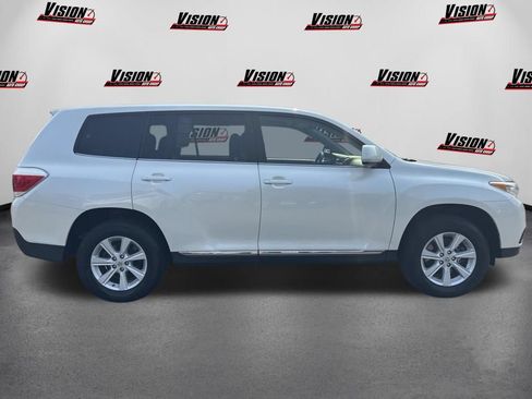 Used 2013 Toyota Highlander 4WD w/ Cold Weather Pkg image 4