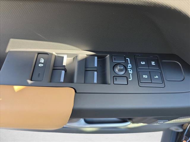 New 2026 Land Rover Defender 110 X-Dynamic SE AWD/4WD image 27