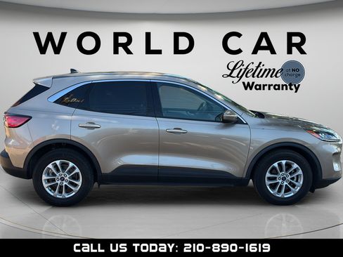 Used 2021 Ford Escape SE FWD image 4