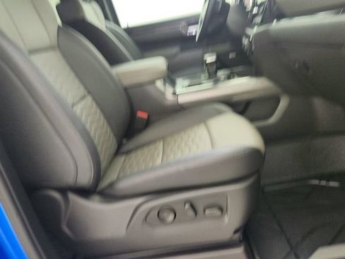 Used 2025 Chevrolet Silverado 1500 ZR2 w/ Technology Package AWD/4WD image 32