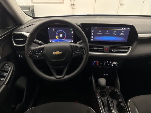 Used 2024 Chevrolet TrailBlazer LS w/ LS Convenience Package image 12