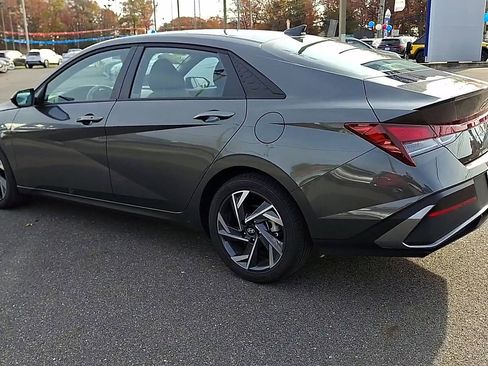 Certified 2025 Hyundai Elantra Sport image 6