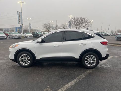 Certified 2021 Ford Escape SE image 3