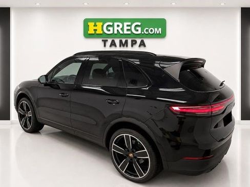 Used 2023 Porsche Cayenne AWD/4WD image 2