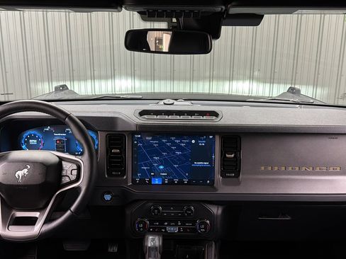 Used 2025 Ford Bronco Badlands w/ Black Appearance Package AWD/4WD image 34