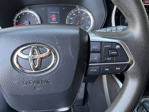 Used 2020 Toyota Highlander L AWD/4WD image 18