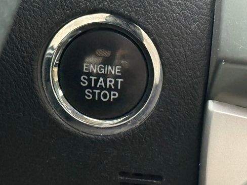 Used 2014 Toyota 4Runner Limited image 41