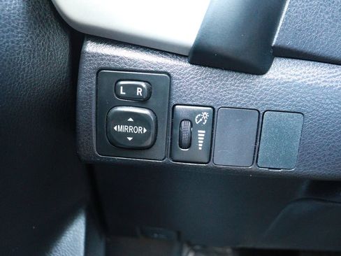 Used 2017 Toyota Corolla LE w/ Carpet Mat Package (TMS) FWD image 27