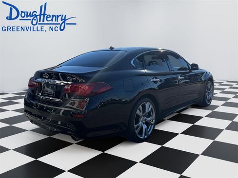 Used 2019 INFINITI Q70 Luxe w/ Sport Package image 5