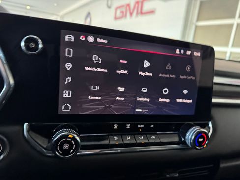 Certified 2025 GMC Canyon Elevation image 19