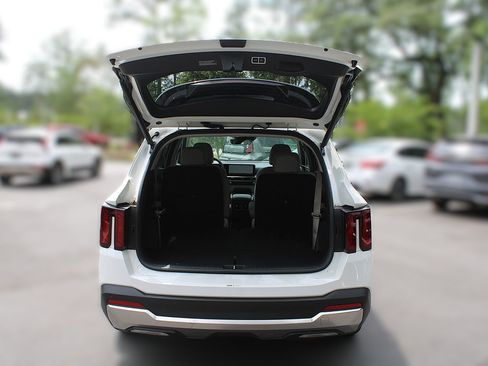 New 2026 Kia Sorento EX FWD image 9