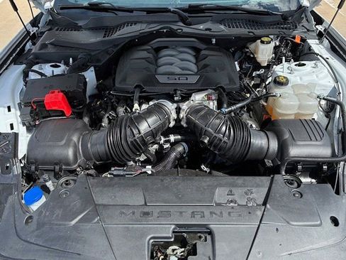 Used 2024 Ford Mustang GT Premium image 6