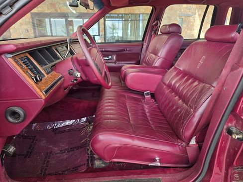 Used 1993 Lincoln Town Car Executive RWD image 10