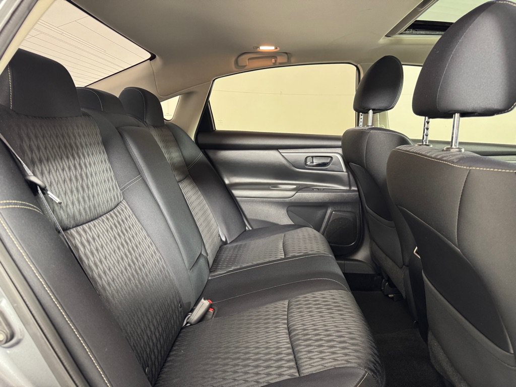 Used 2017 Nissan Altima 2.5 SV w/ Convenience Package FWD image 22