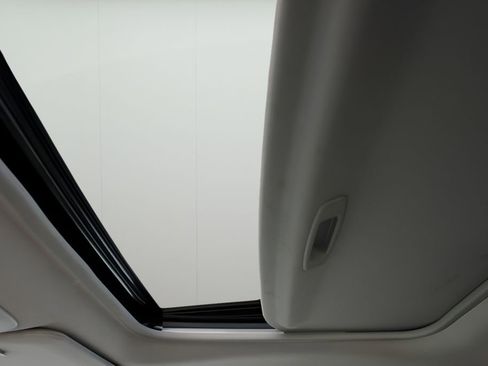 Used 2021 Toyota Sienna XLE w/ XLE Plus Package FWD image 10
