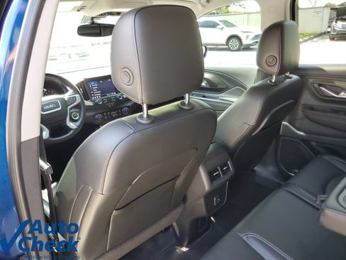 Used 2023 GMC Terrain SLT w/ Elevation Edition FWD image 13