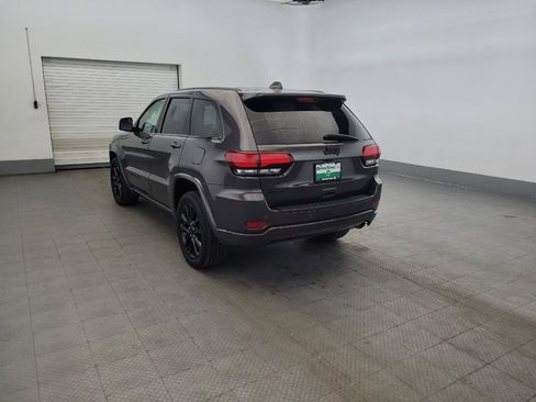Used 2021 Jeep Grand Cherokee Laredo X AWD/4WD image 5