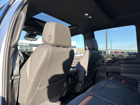 Used 2024 GMC Sierra 2500 AT4 w/ AT4 Premium Plus Package image 31