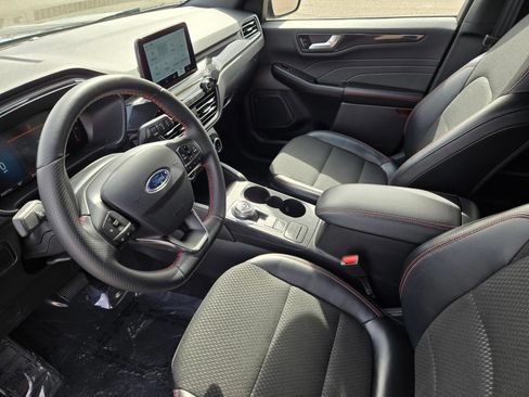 Used 2025 Ford Escape ST-Line FWD image 15