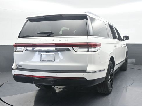 Used 2023 Lincoln Navigator L Reserve w/ Monochromatic Package image 5