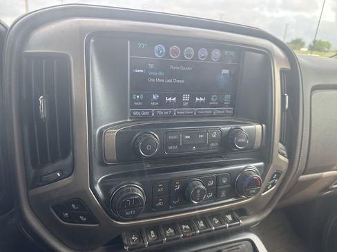 Used 2018 GMC Sierra 2500 Denali w/ Duramax Plus Package AWD/4WD image 21