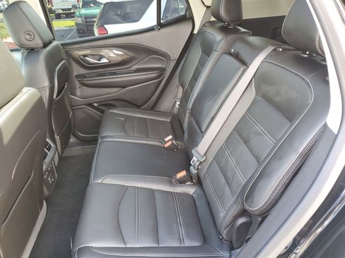 Used 2022 GMC Terrain Denali w/ Black Diamond Edition image 13