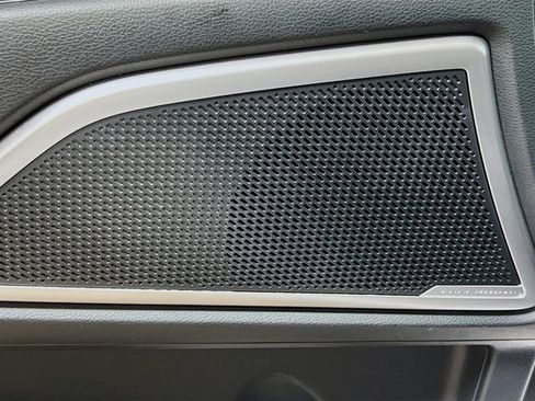 Certified 2025 Kia Telluride EX w/ EX Captain's Chair Package FWD image 19
