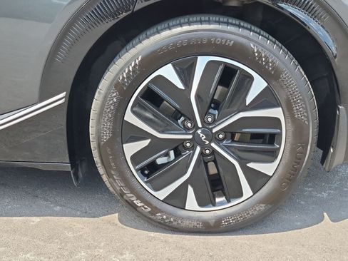 Certified 2023 Kia EV6 Wind w/ Wind Technology Package AWD/4WD image 12