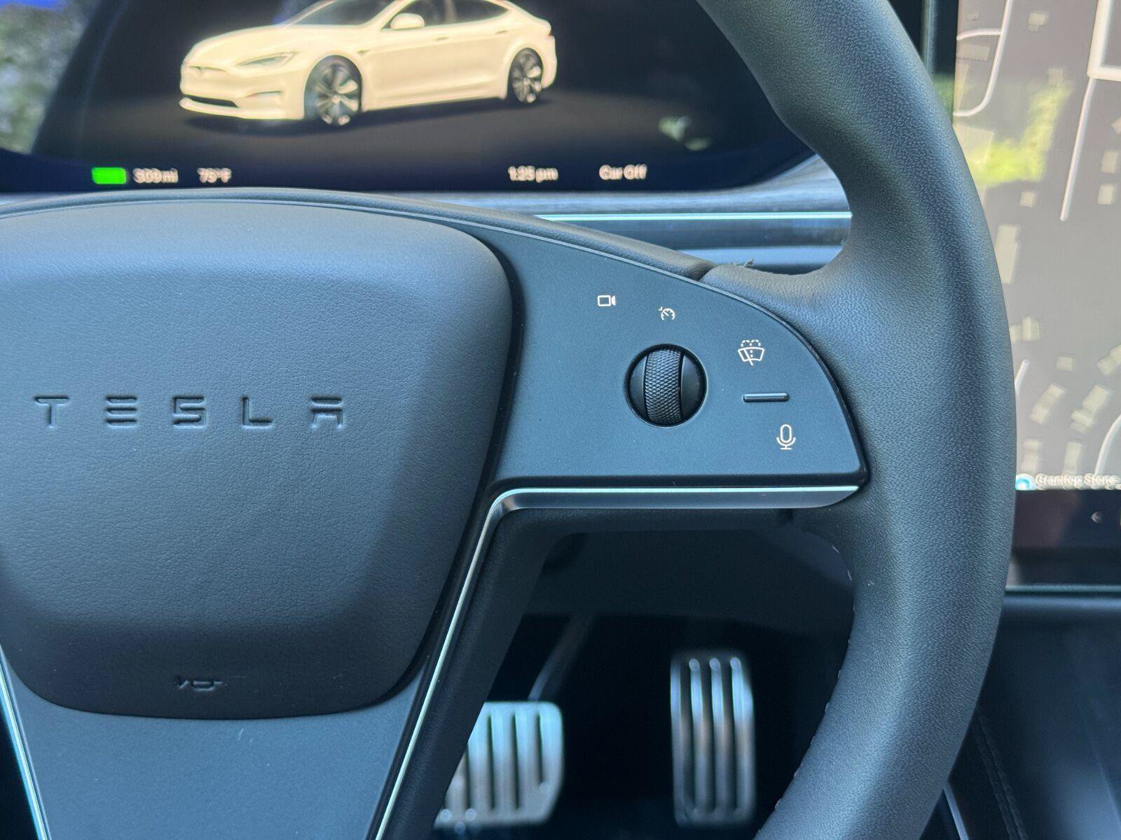 Used 2022 Tesla Model S AWD/4WD image 21