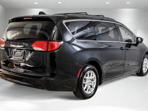 Used 2020 Chrysler Voyager Lxi image 6