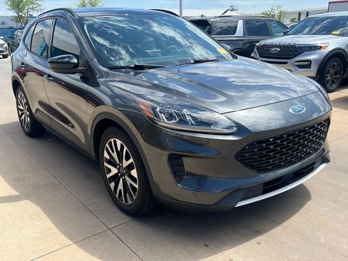 Used 2020 Ford Escape SE Sport image 4