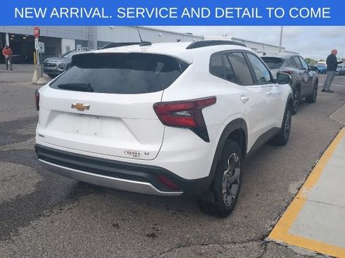 Used 2025 Chevrolet Trax LT w/ Driver Confidence Package FWD image 8