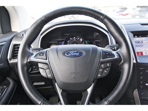Used 2017 Ford Edge Titanium w/ Equipment Group 302A FWD image 12