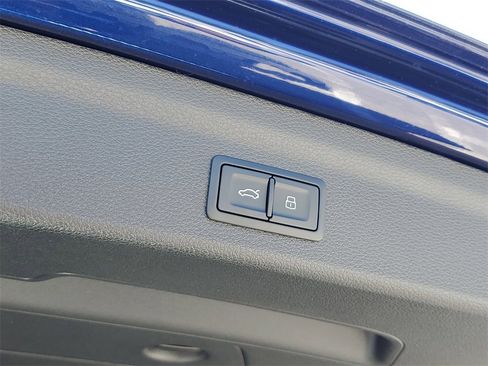 New 2025 Audi Q3 2.0T Premium image 32