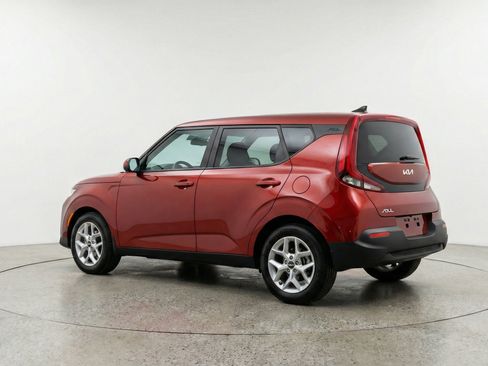 Used 2025 Kia Soul LX w/ LX Technology Package FWD image 6