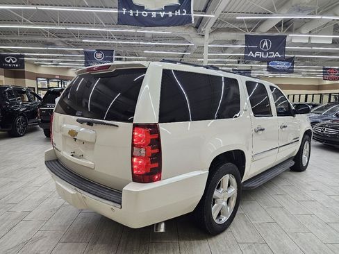 Used 2013 Chevrolet Suburban LTZ RWD image 6