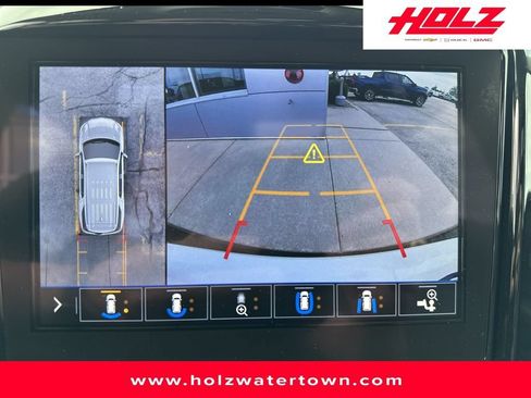 Certified 2021 Chevrolet Traverse LT w/ LT Premium Package AWD/4WD image 17