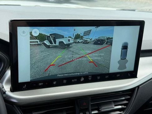 New 2025 Ford Escape SE image 17