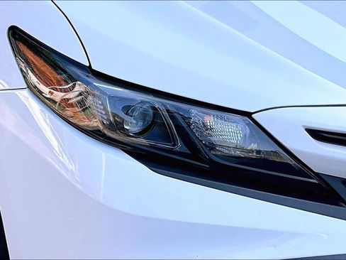 Certified 2022 Toyota Camry SE FWD image 28