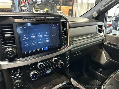Used 2023 Ford F250 Platinum AWD/4WD image 12